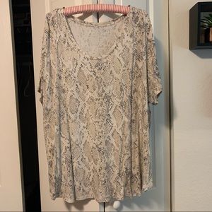 Ava & Viv Cream Snakeskin Tshirt 2X